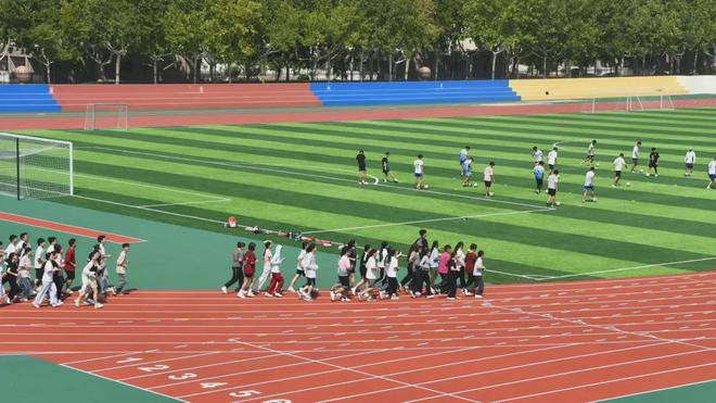 聊城大学：66万平方米田径场华丽变身！(图4)