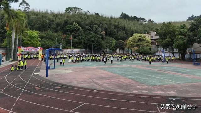 漂亮！广宁这8所学校的体育场地华丽“变身”(图12)