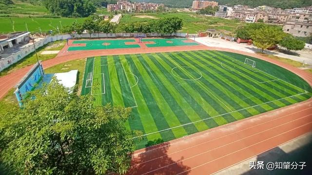 漂亮！广宁这8所学校的体育场地华丽“变身”(图7)