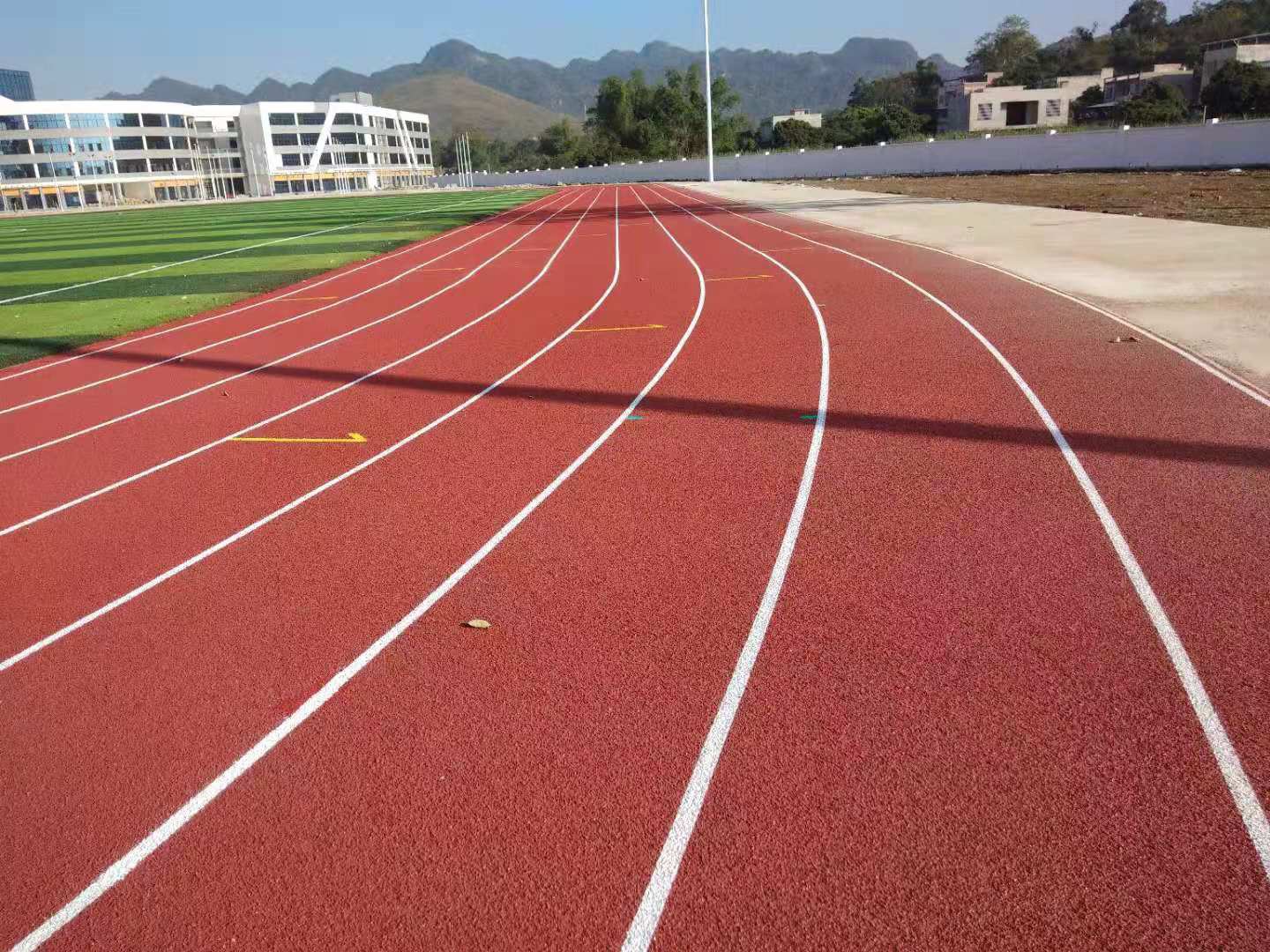 硅pu球场材料价格如何？(图1)