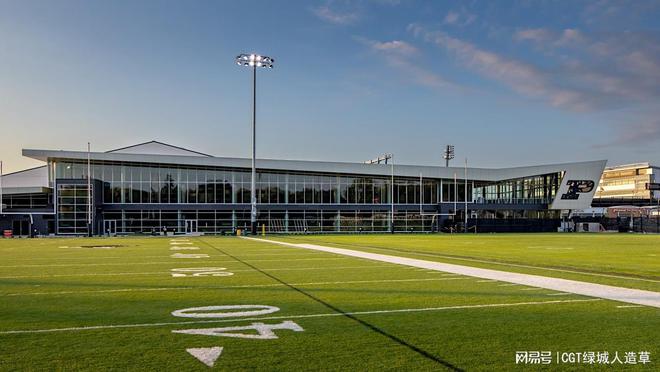 超耐磨、更持久：体育场人造草坪的理想之选(图1)