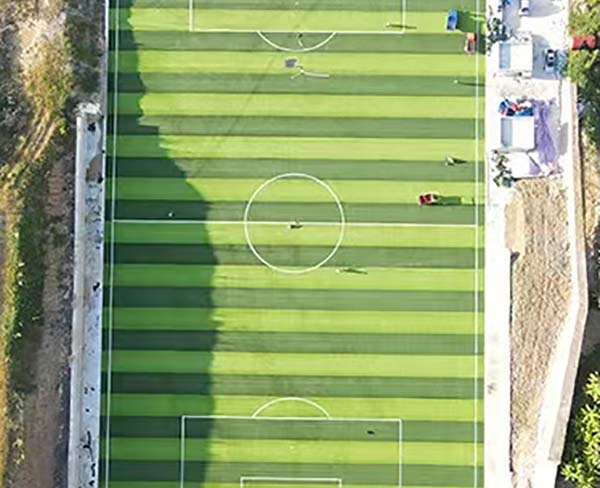 共创草坪获得发明专利授权：“一种人造草丝用收卷机”(图1)