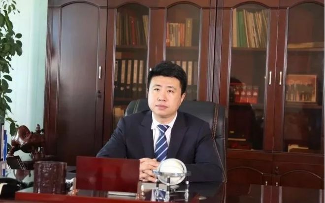 70后创业做人造草坪生意年入近20亿冲击上市(图2)