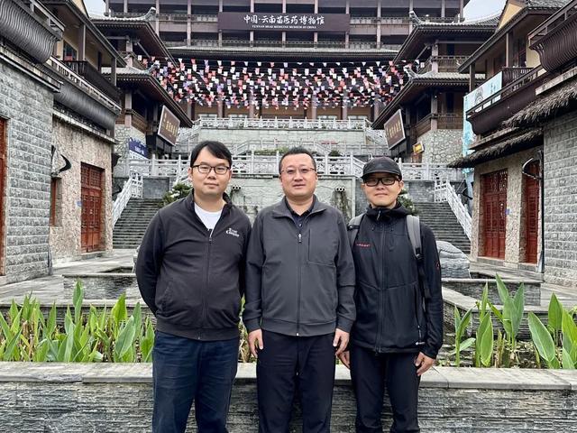 关爱保护未年成人健康成长｜孩子们拥有了新操场！徐汇携手屏边镌刻山海深情(图4)