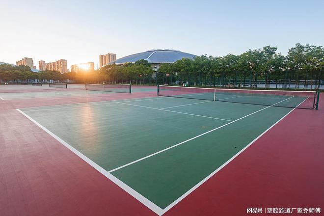 揭秘硅PU球场施工工艺：打造专业运动场地新标准(图1)