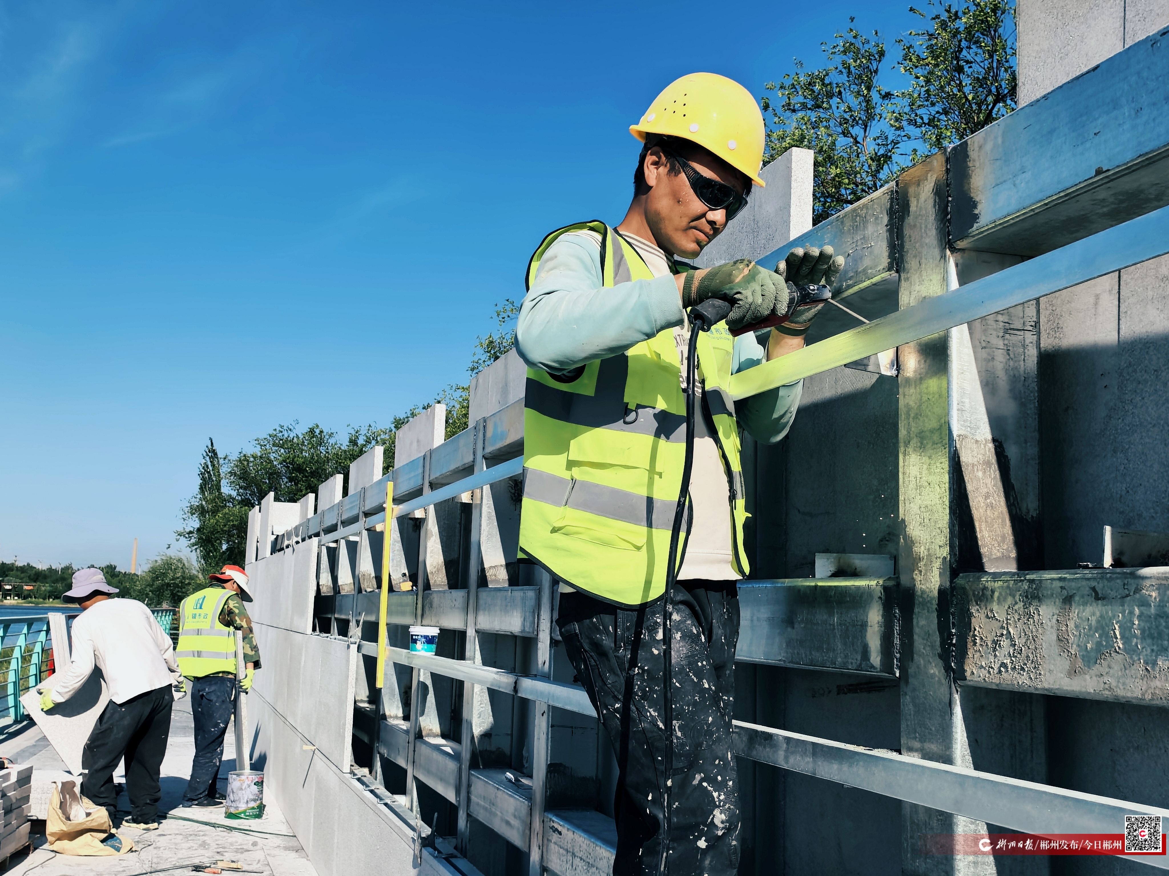 铆足干劲！托克逊县湖南援疆项目建设全面加速(图3)