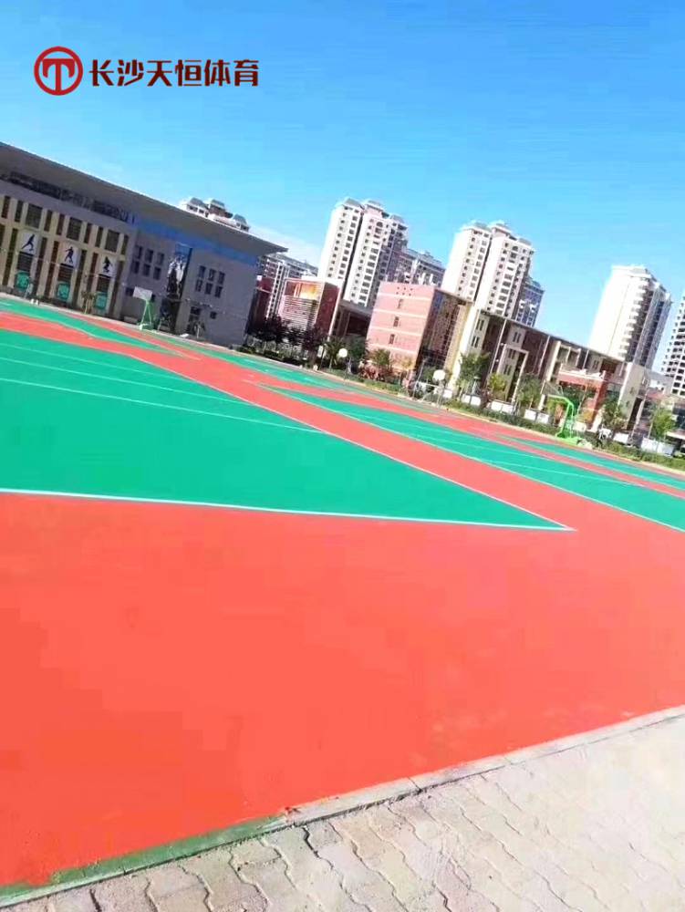 追光跑道提升运动场地的吸引力(图1)