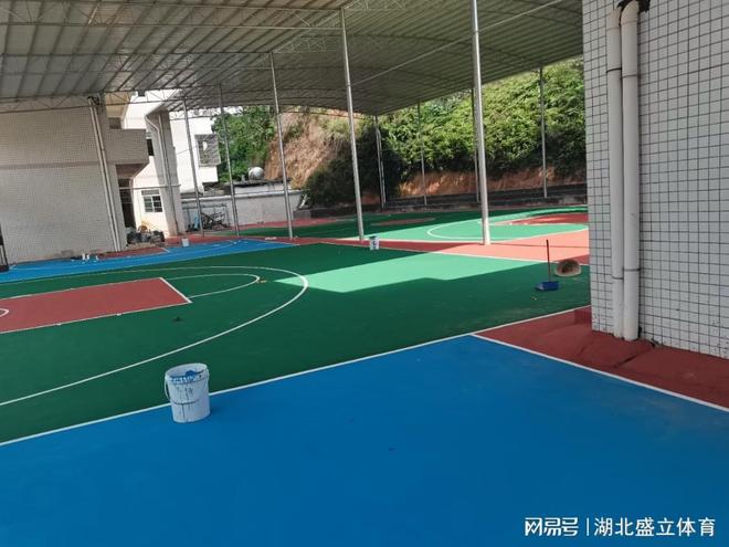 硅PU篮球场地坪施工步骤(图1)