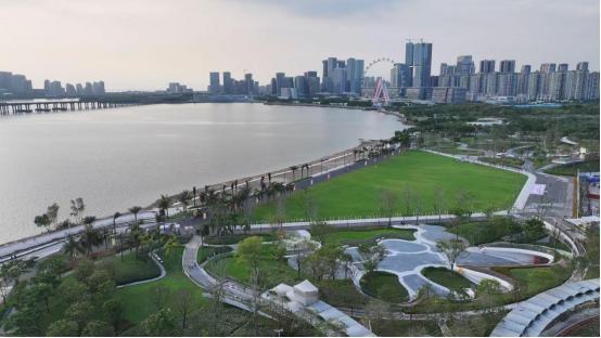 前海石公园桂湾段滨海岸线焕新升级！新增巨型沙池、星空草坪网友热议“深圳滨海休闲新地标”(图7)