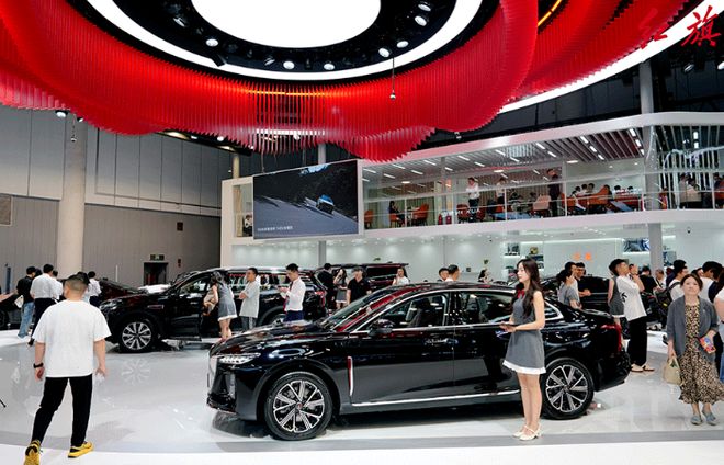 红旗携600㎡沉浸式展台及2025全系新车重磅亮相大河国际车展(图7)