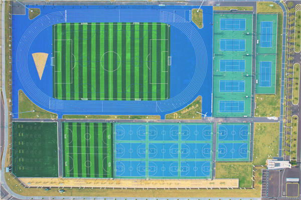 硅PU球场的施工工艺流程(图1)