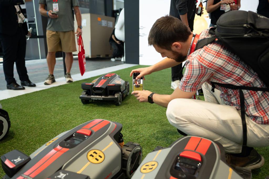 头部庭院机器人激战进行时我们总结了四大看点(图1)