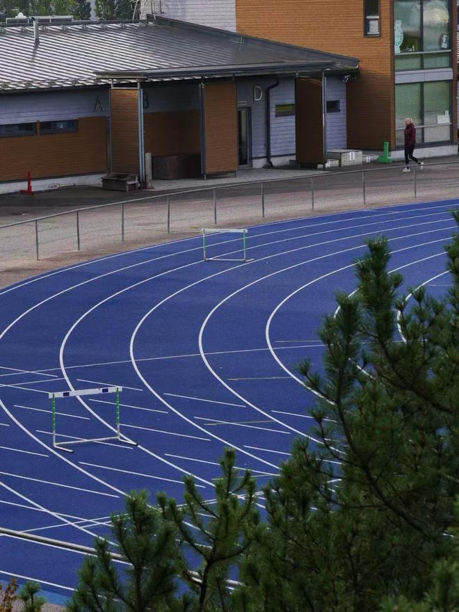 如何判断塑胶跑道的质量(图1)