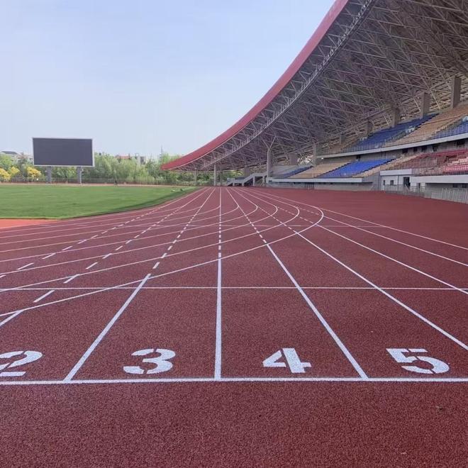 一条合格的塑胶跑道“诞生”需要经历多少道工序(图3)