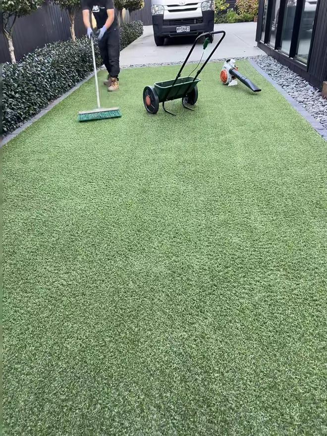 人造草坪需要浇水吗？(图3)