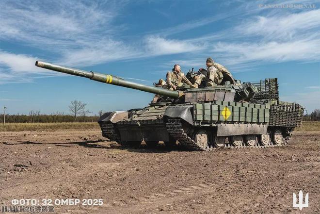 集腋成裘：英国航空母舰上的无人机 日本多辆90式坦克正等待拆解(图12)