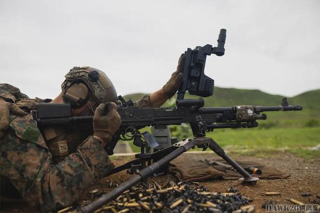 集腋成裘：英国航空母舰上的无人机 日本多辆90式坦克正等待拆解(图14)