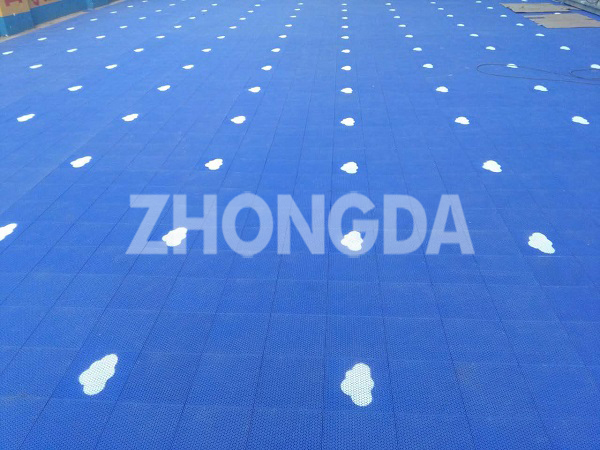 怎样才能买到好的悬浮式拼装地板呢(图1)