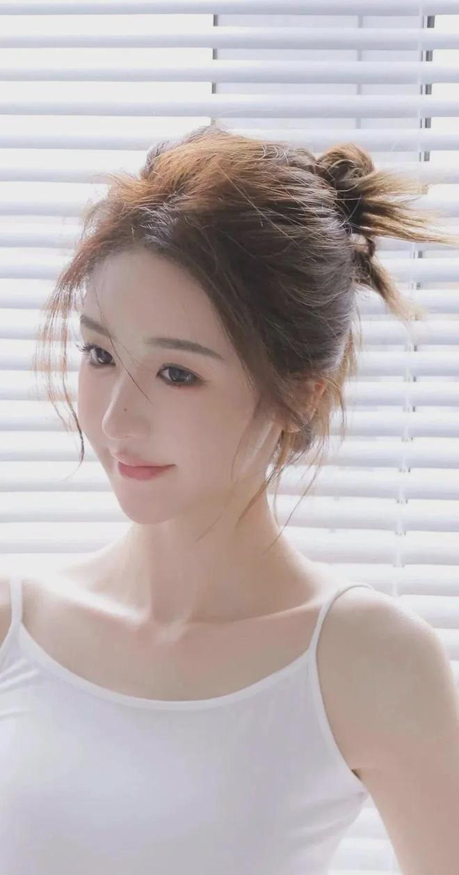 老太爷开丫环嫩苞V5(图1)