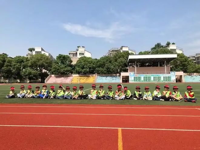 公益金赋能教育 新操场见证蜕变——中央专项彩票公益金助力枞阳两校运动场焕新升级(图7)