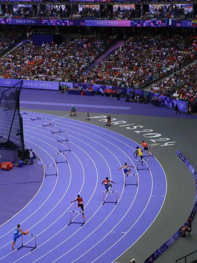 一分钟搞懂混合型塑胶跑道的制作原理(图3)