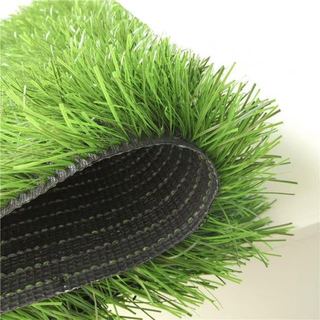 人造草坪的透水性有多强？雨天使用全解析(图3)