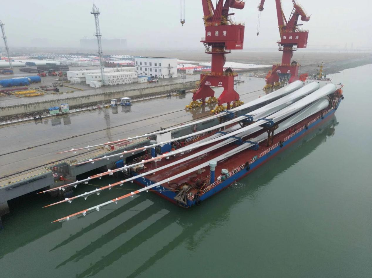 江苏启东：东方大港“向海高歌”“拼”出高质量发展壮阔图景(图3)