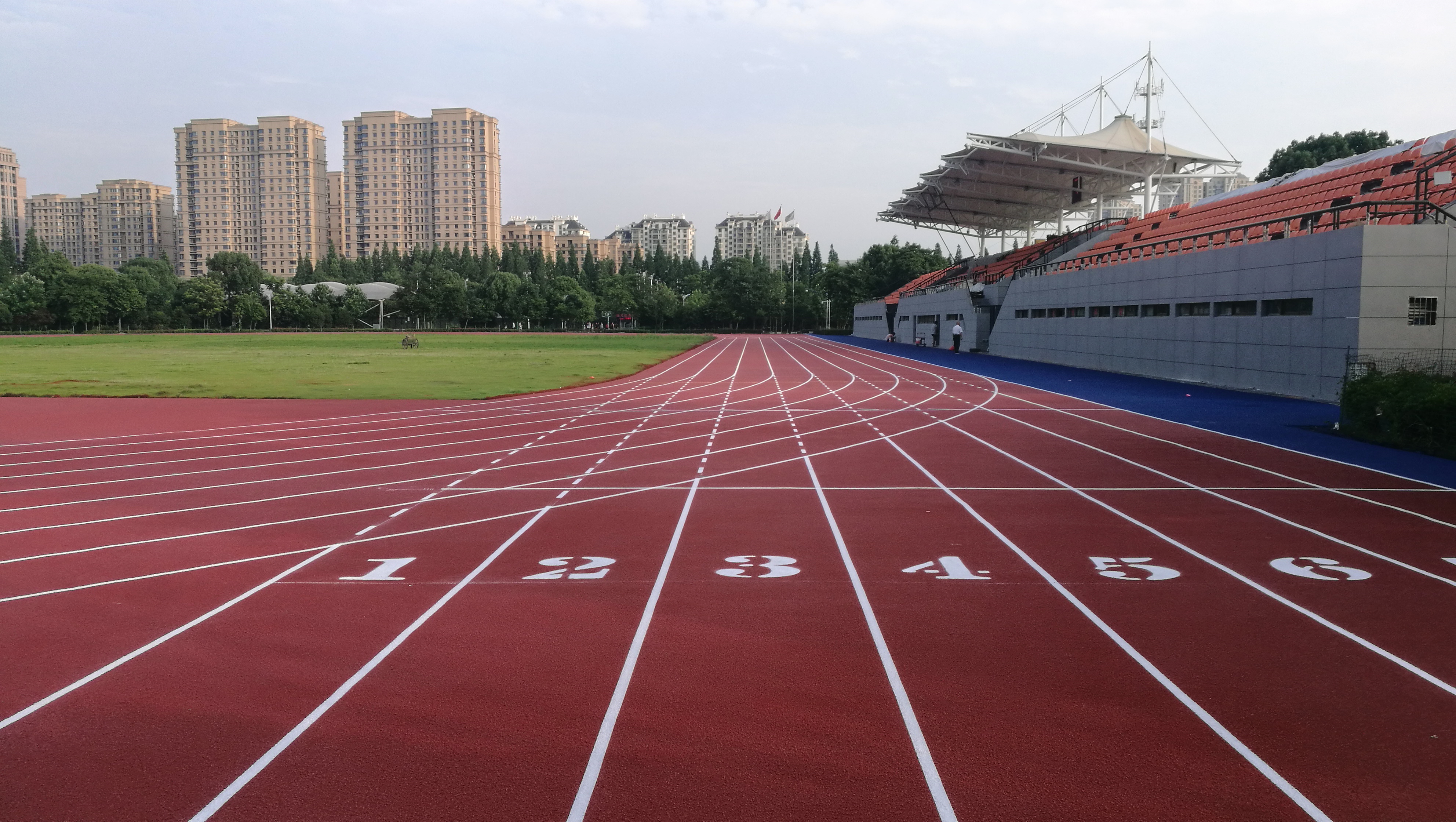 2026年四月优质跑道服务商深度测评与选型指南(图1)