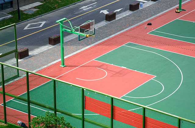 丙烯酸篮球场优缺点 丙烯酸篮球场的维护保养(图1)
