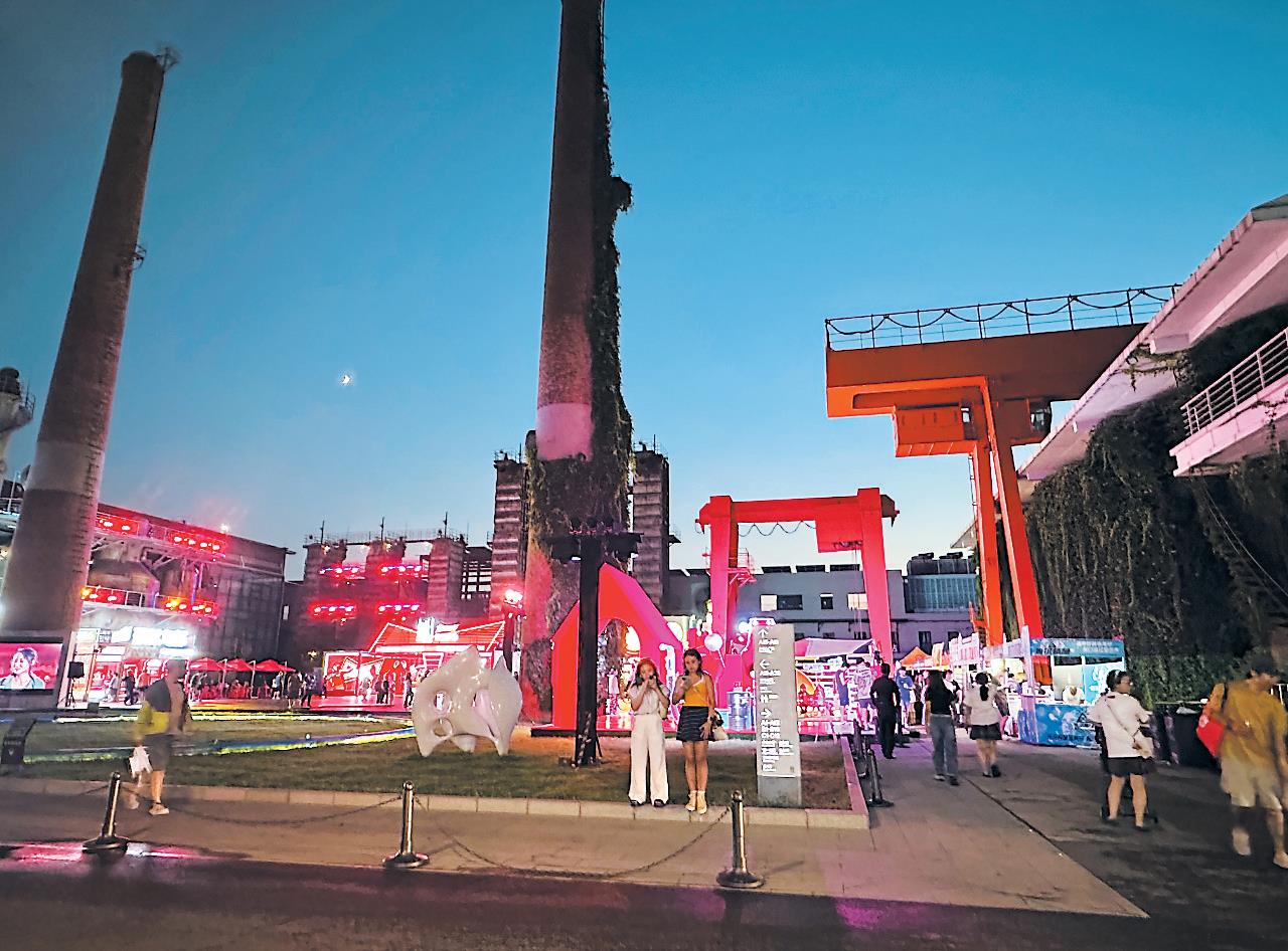 车间变身景区文旅市场刮起工业风(图1)