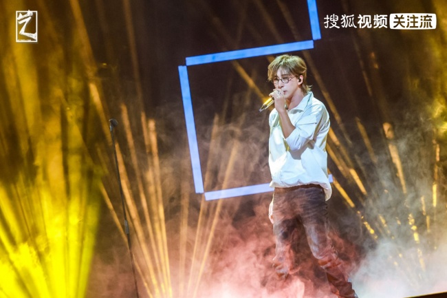唐汉霄王靖雯夏日唱响搜狐视频关注流祝福同济复旦毕业生(图3)
